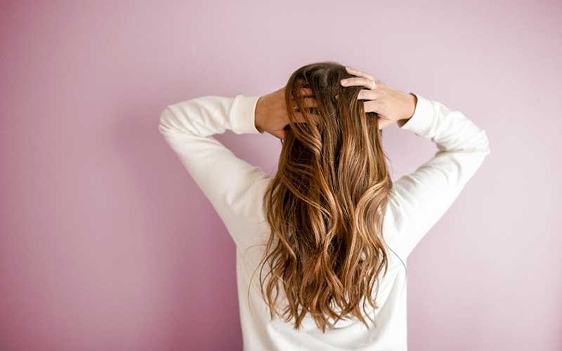Recupera la belleza de tu cabello después del abuso de la plancha